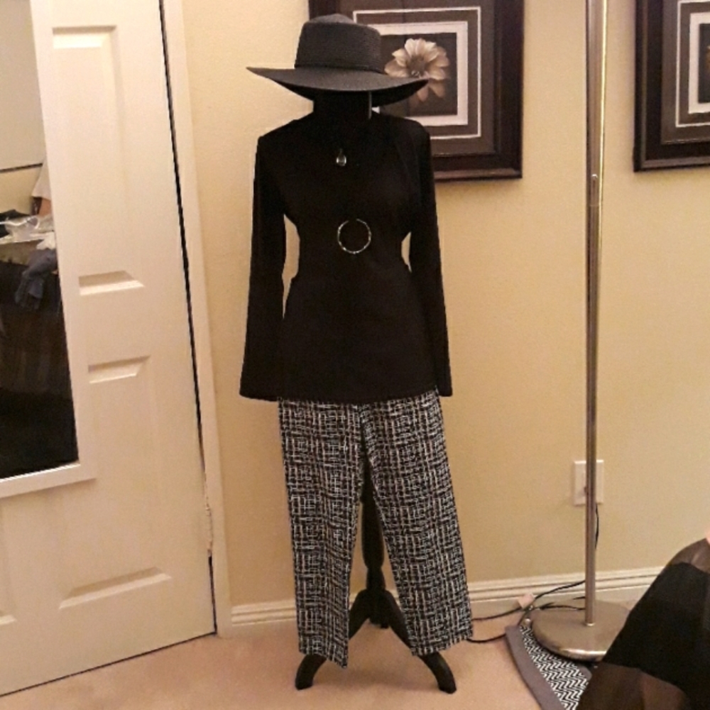 Blk/Wht pull on Pants - Picture 3 of 4
